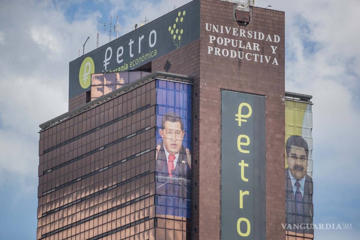 Ancla Maduro la economía venezolana a la polémica criptomoneda Petro