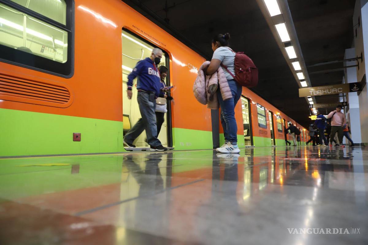 $!Sheinbaum informó que el acceso al transporte será gratuito durante este domingo; mientras que mañana, lunes, se comenzará a cobrar.