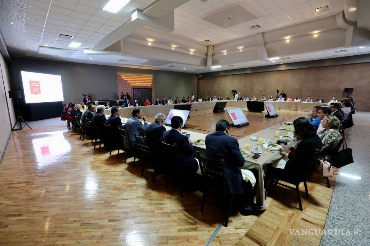 $!Respalda comunidad empresarial de Saltillo trabajo de Chema Fraustro