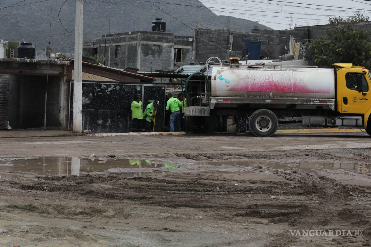$!Protección Civil y Bomberos mantienen recorridos en las colonias para atender reportes ciudadanos y prevenir daños ante el pronóstico de más lluvias.