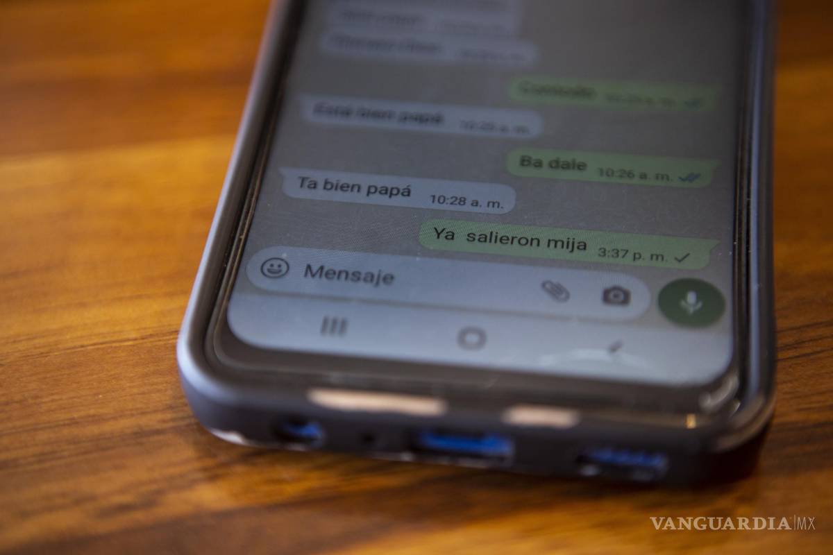 $!Un mensaje sin respuesta se ve en el teléfono celular del padre de Yenifer Yulisa Cardona Tomás, Mynor Cardona .