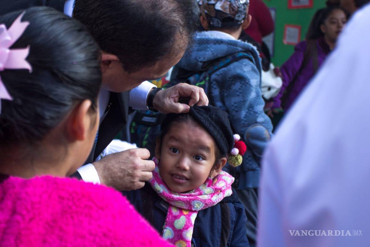 $!Algunas escuelas no permiten que los niños regresen si todavía tienen liendres.