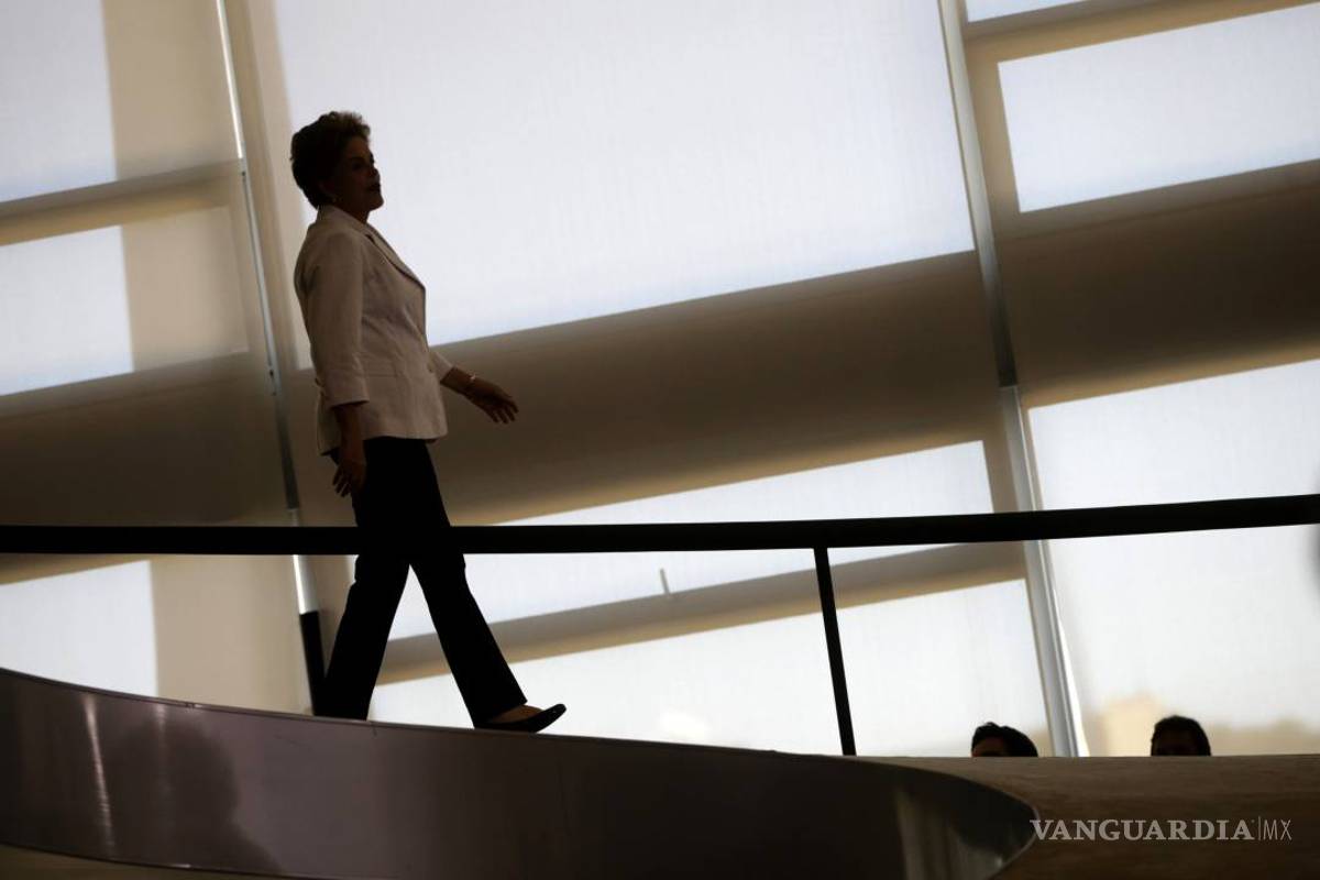 Fuga de aliados amenaza con volver irreversible la caída de Rousseff