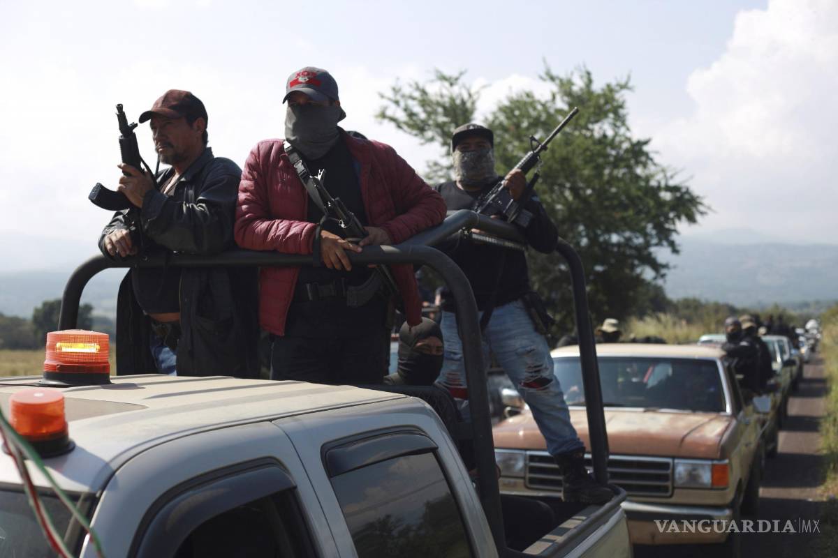 Piden autodefensas ayuda ante extorsiones de cárteles