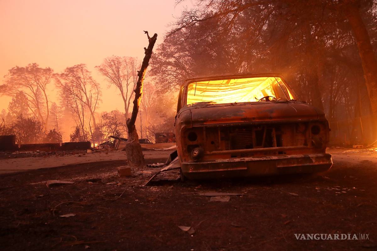 Evacuan a 157 mil personas por fuerte incendio en el norte de California