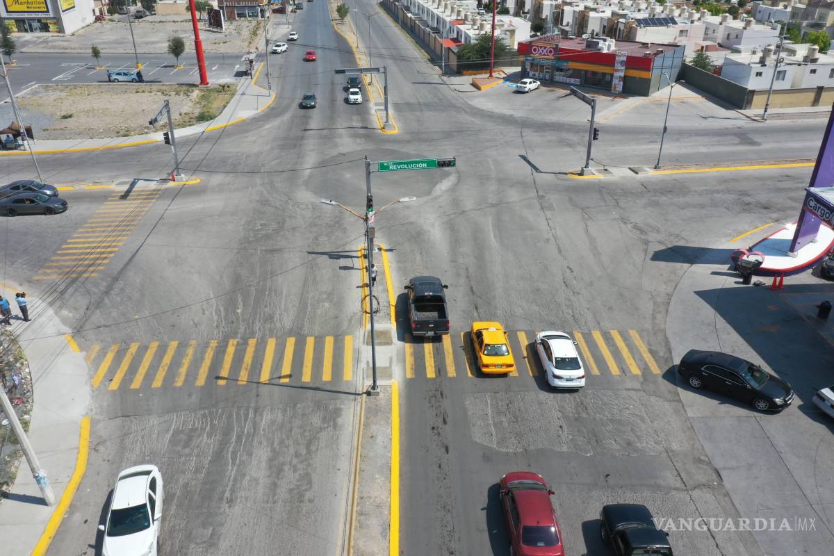 $!Cruce de Mirasierra y Revolución, donde fue retirada una rotonda y se activaron semáforos para mejorar la seguridad vial.