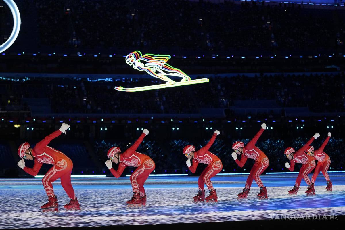 $!Artistas participan durante la ceremonia de apertura de los Juegos Olímpicos de Invierno de 2022 en Beijing. AP/Jae C. Hong