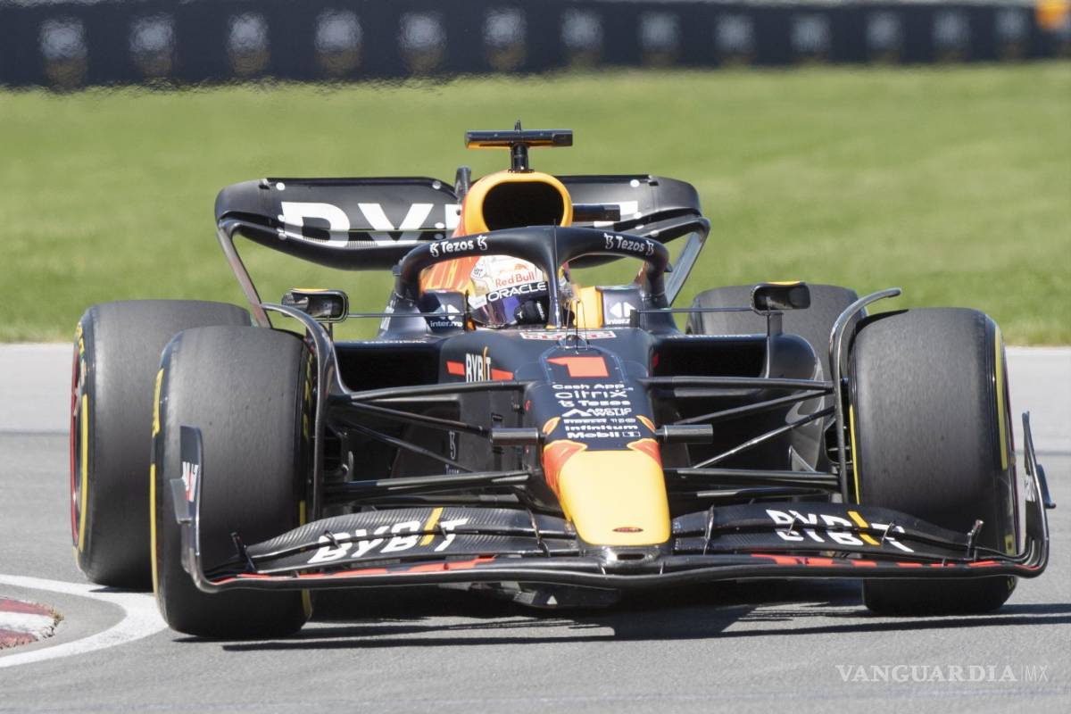 $!Max Verstappen pasa por la Curva Senna durante el Gran Premio de Canadá.