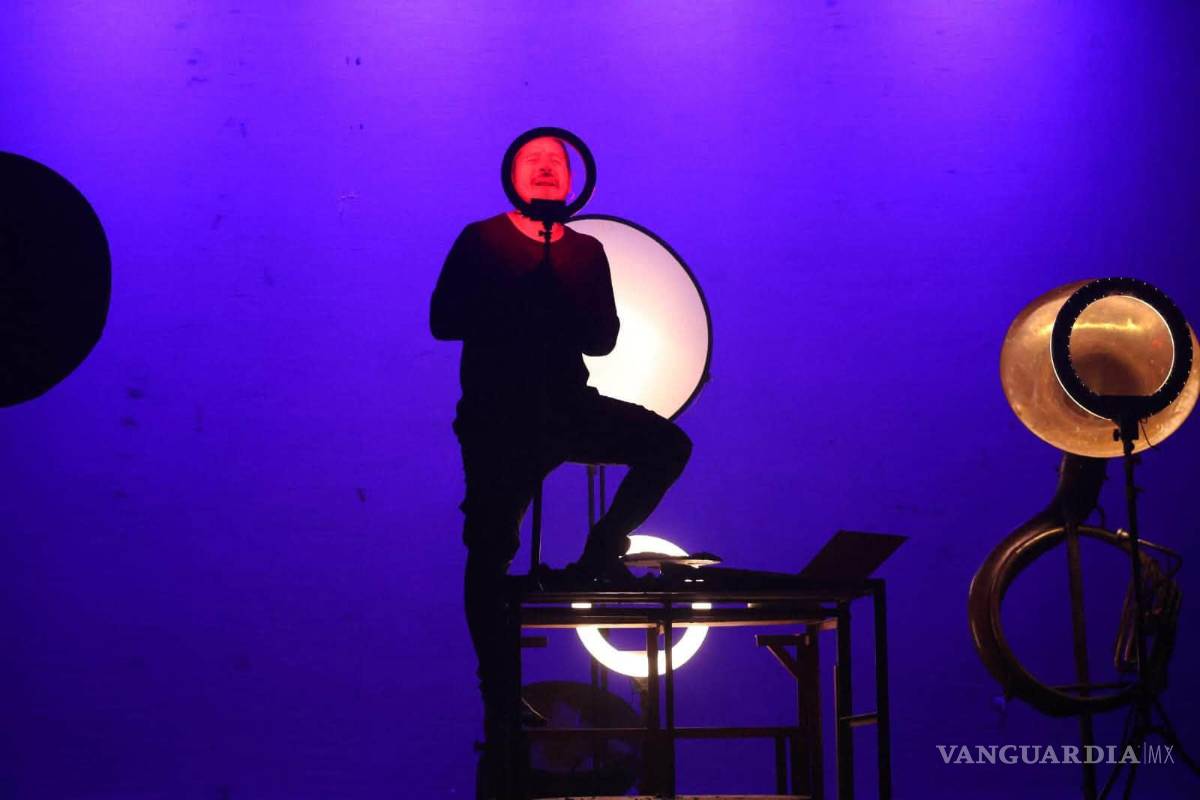 $!‘Torno y retorno ocre quemado’: Desde Oaxaca llega una obra de teatro ‘artesanal’