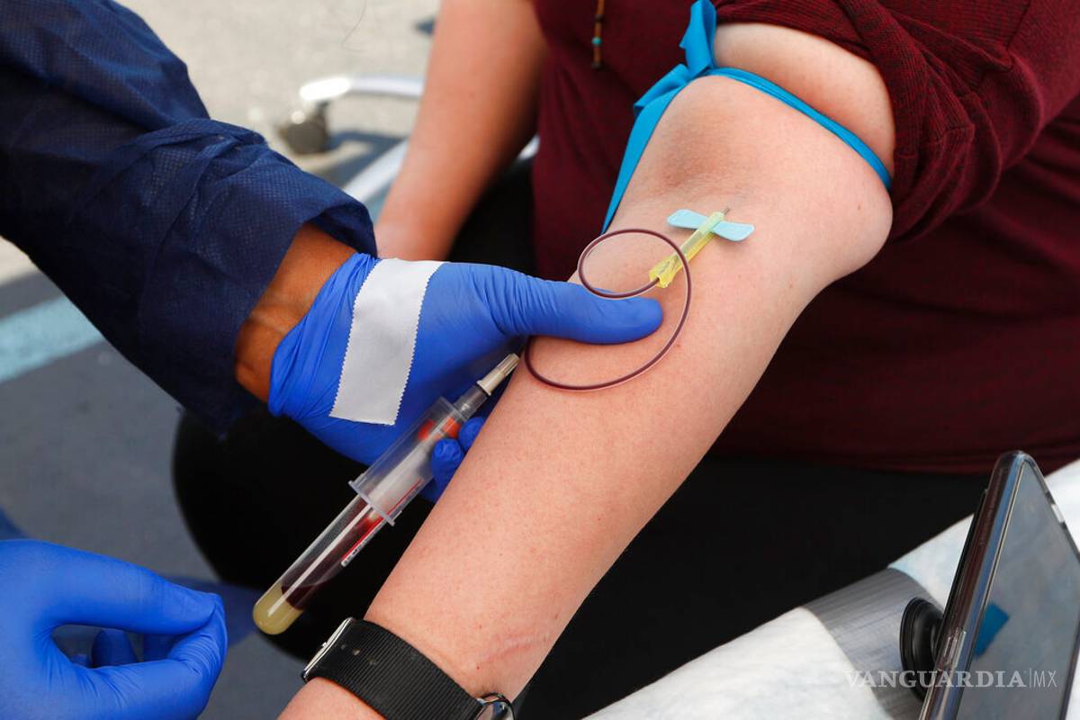 Revelan que anticuerpos contra COVID-19 duran al menos 4 meses