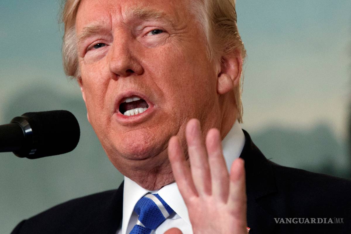 Critica Trump a Al Franke por acusaciones de acoso sexual, no así a Roy Moore