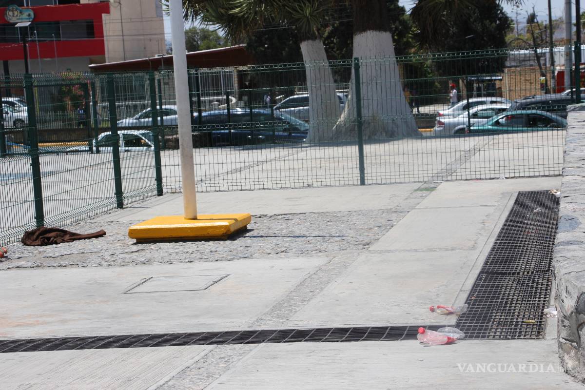 Después de visita de AMLO regresa la basura a los alrededores del Hospital Ixtlero de Ramos Arizpe