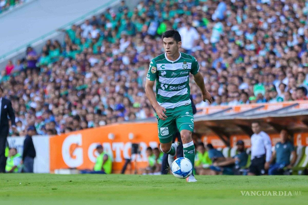 $!Revelan que el jugador de Santos Laguna, Jesús Angulo, es baja de la Selección Mexicana