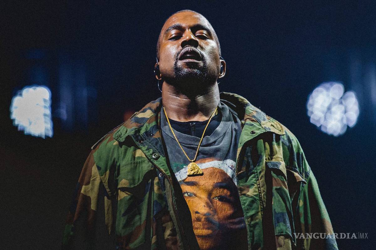 ¿Kanye West hospitalizado por muerte de su madre?