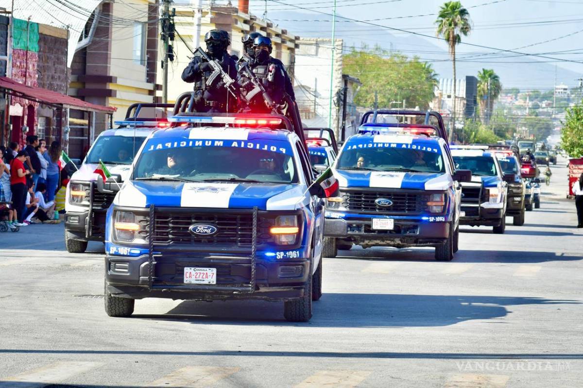 $!Corporaciones municipales se sumaron al contingente que recorrió las principales calles durante la celebración del 16 de septiembre.
