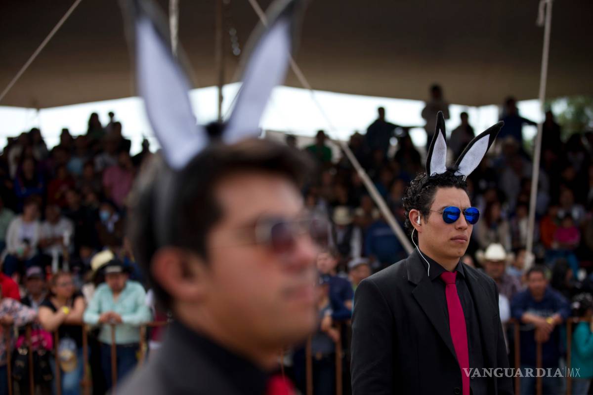 $!'Trump' desfila en la feria del burro en Otumba