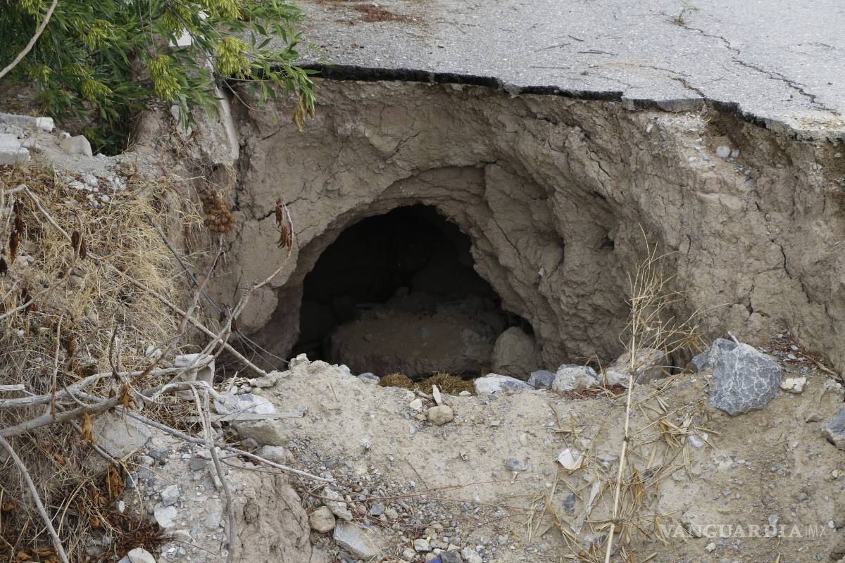 $!Crecen socavones cerca de UVM en Saltillo