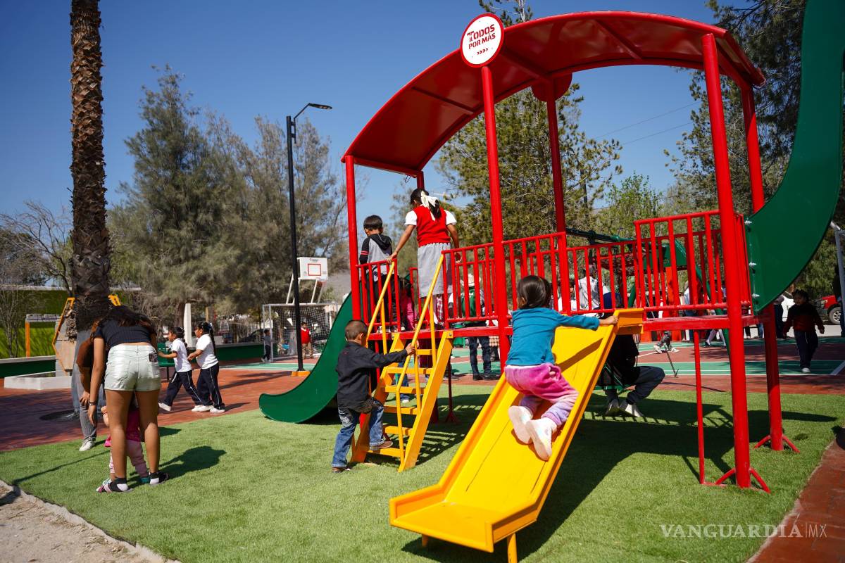 $!La infraestructura incluye cancha de pasto sintético, área de ejercicio, luminarias y mobiliario urbano para fomentar la actividad física y la convivencia.