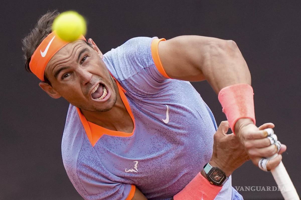 Rafael Nadal regresó a Roland Garros para entrenar frente a toda una multitud