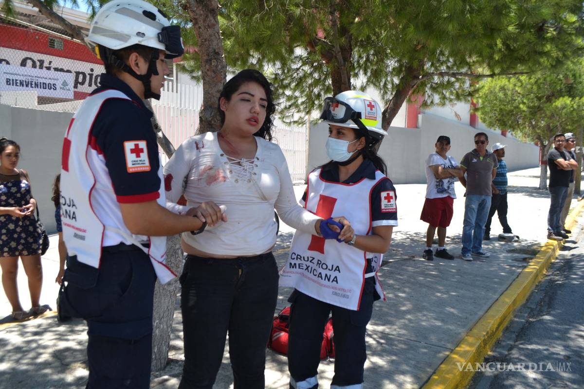 Se estrella con barrera de contención