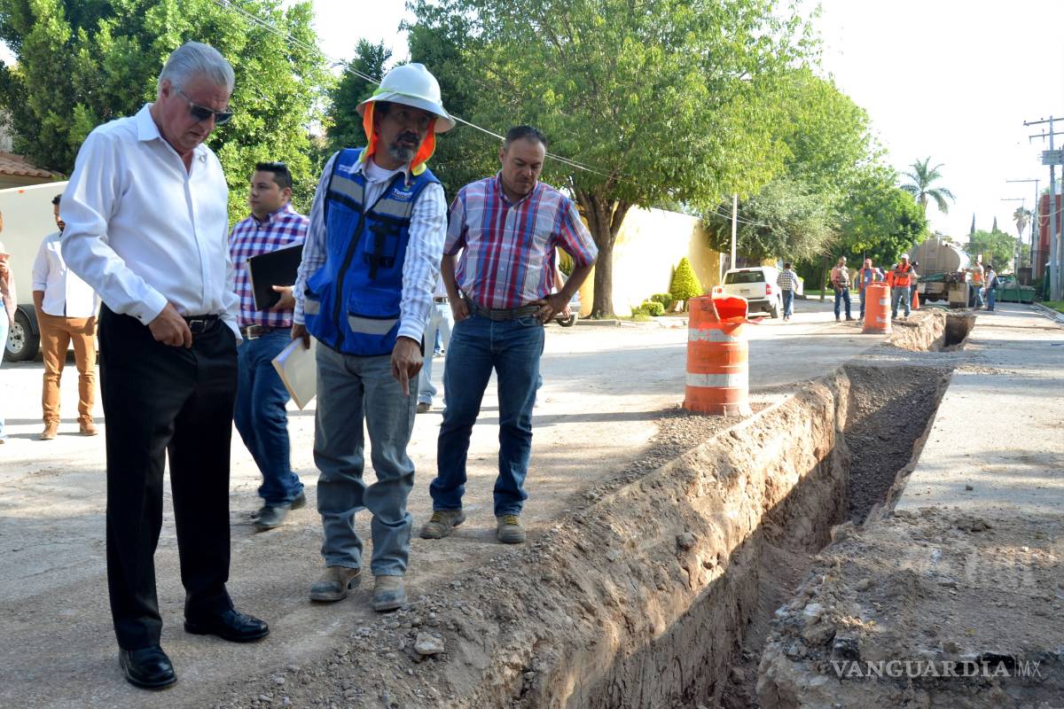 Supervisa Jorge Zermeño obras de agua y drenaje en el Campestre La Rosita