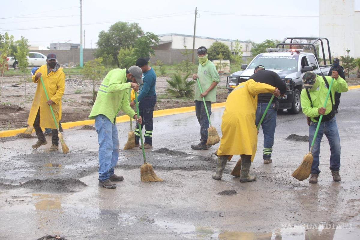 Siguen las labores de limpieza por ‘Hanna’ en Saltillo