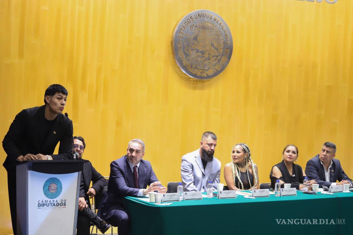 $!El cantante urbano ‘El Bogueto’ durante su participación en el foro realizado por la morenista, María Rosete en la Cámara de Diputados.
