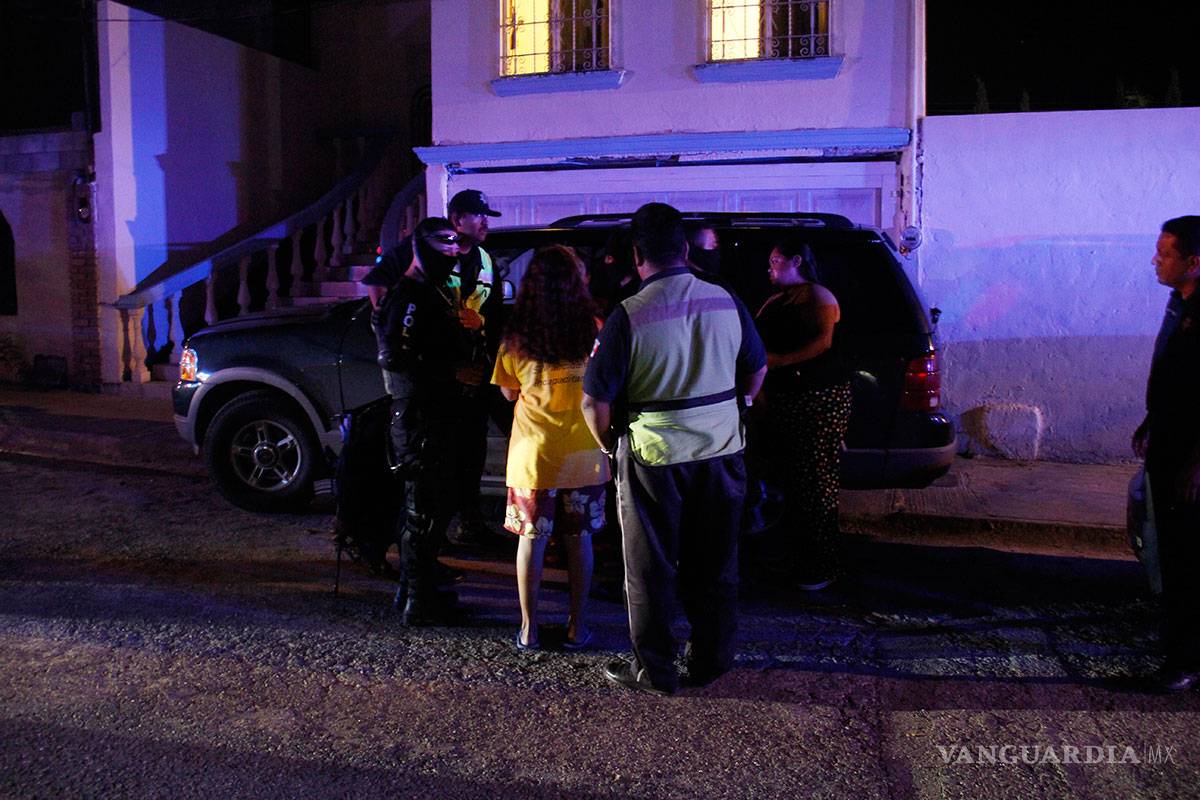 $!Detienen a joven en Saltillo por andar de 'lioso' contra policías
