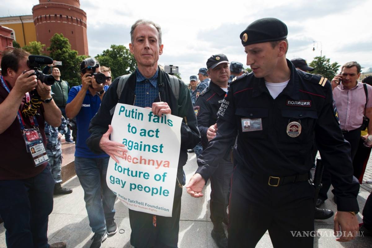 Peter Tatchell, activista británico, es detenido en Moscú antes de la apertura de Mundial