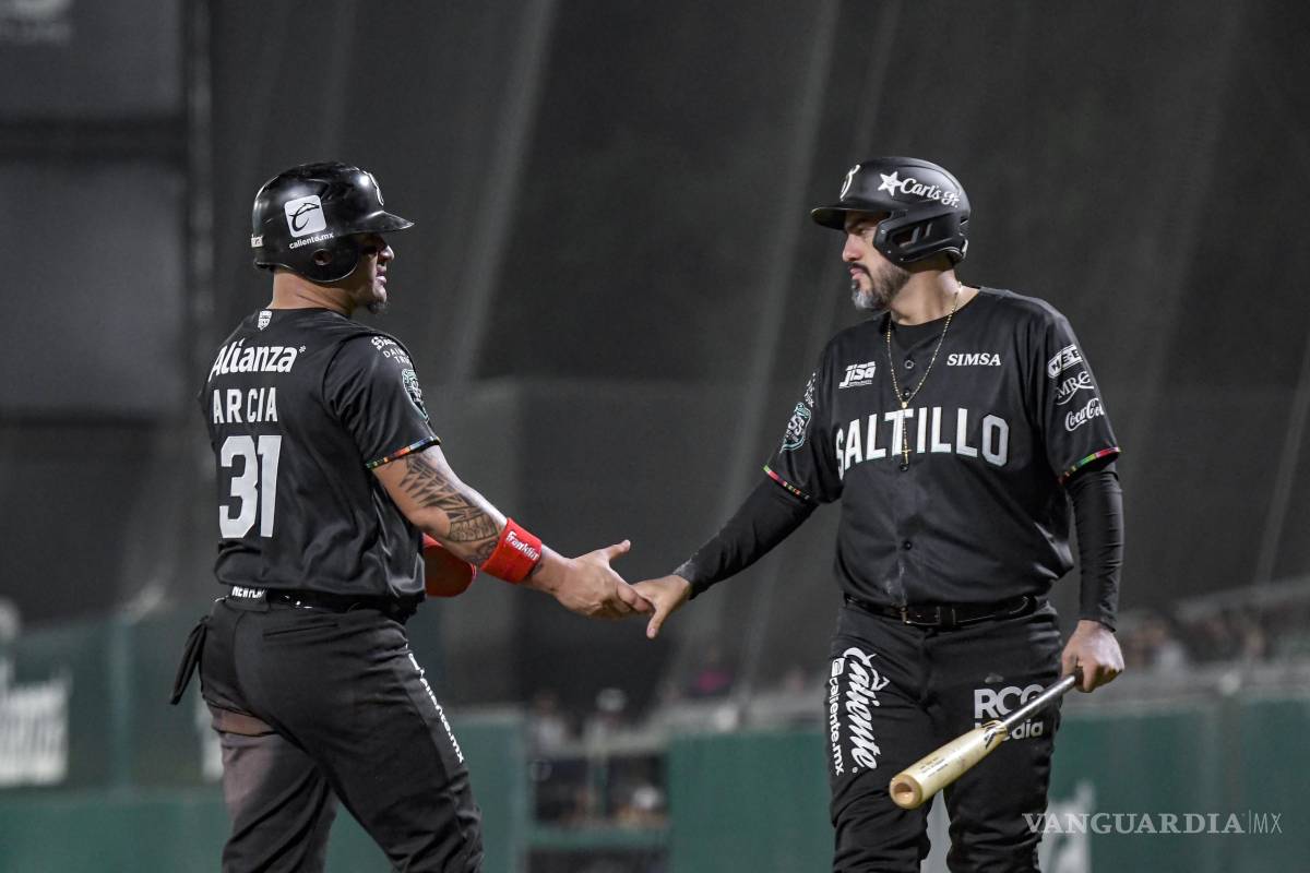 $!Oswaldo Arcia se mantuvo activo en el plato y en las bases, contribuyendo al rally de la quinta entrada para ampliar la ventaja de Saraperos.