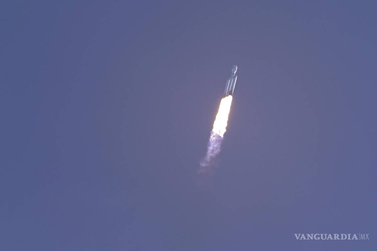Despega el cohete Falcon Heavy con dos satélites de las Fuerzas Armadas de Estados Unidos
