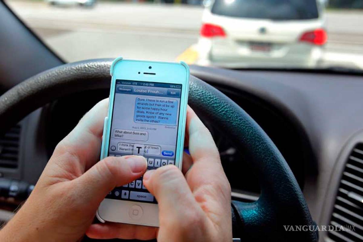 Arrancan campaña contra uso de celular al conducir en Monclova