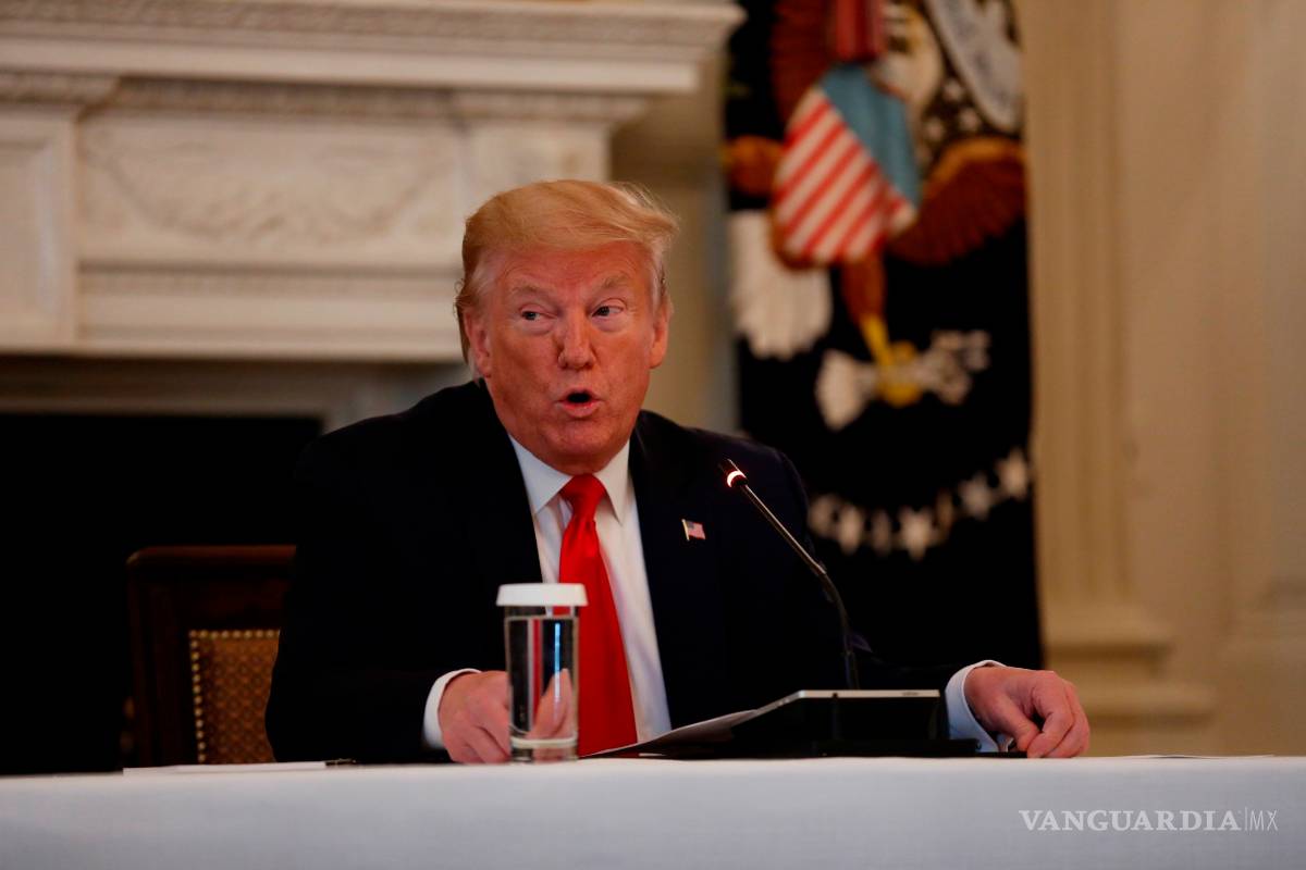 Obligatorio, cubrebocas en Casa Blanca... menos Trump