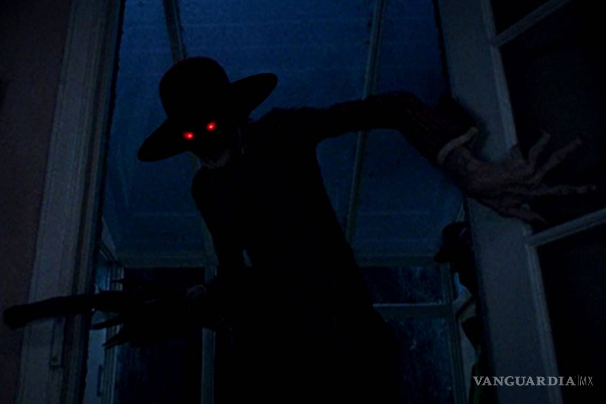 ¿Lo has visto?... El misterioso Hombre del Sombrero, la entidad que aterroriza a millones en todo el Mundo (videos)