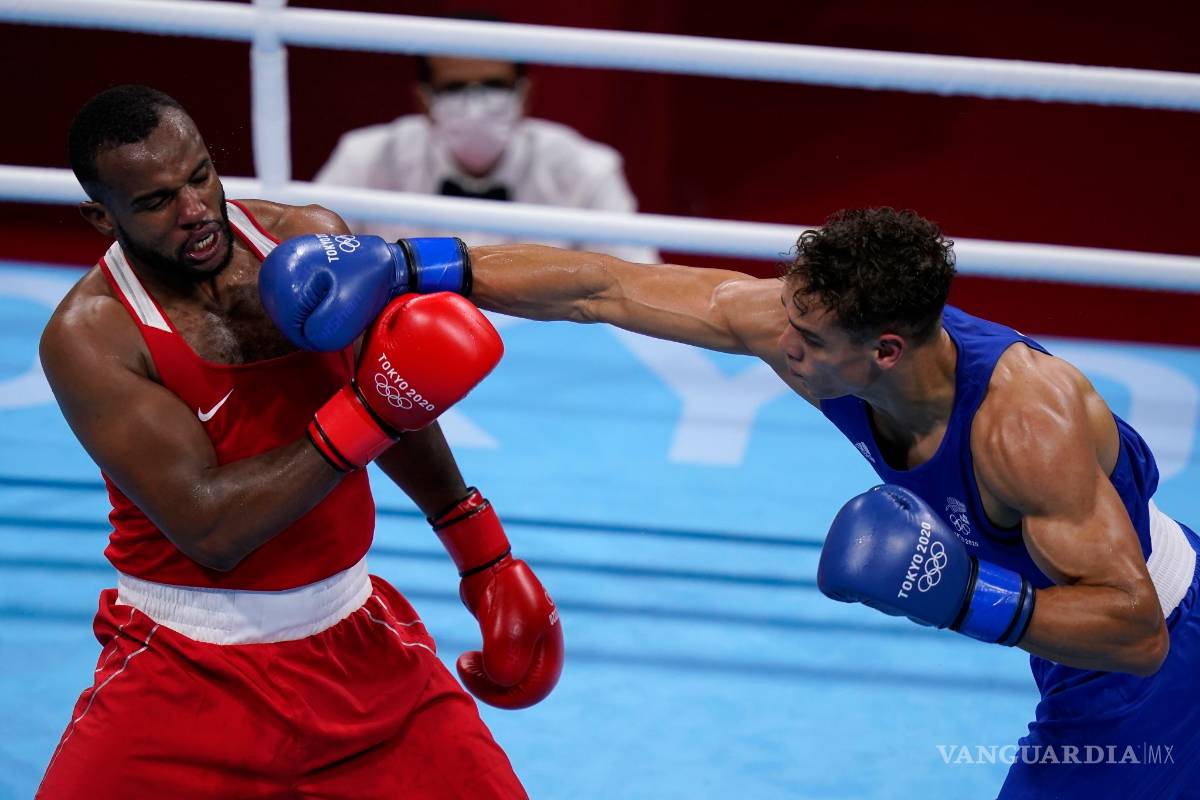 Boxeador marroquí intenta hacer un 'Mike Tyson' en Tokio cuando sentía que perdía la pelea
