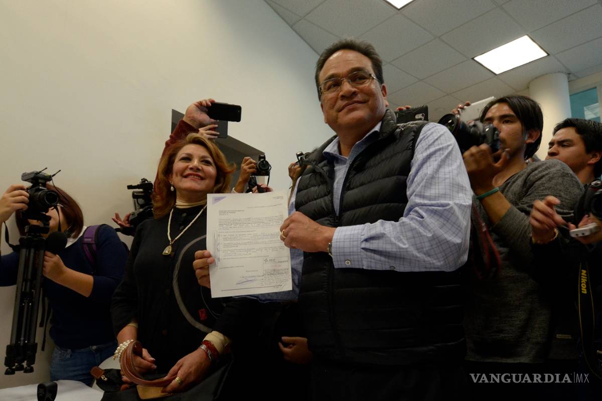 Javier Guerrero se registra ante el IEC; no descarta ir con un partido político