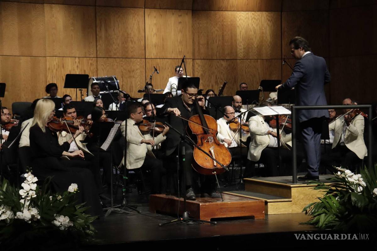 Santiago Cañón Valencia demuestra su virtuosismo junto a la Orquesta Filarmónica del Desierto de Coahuila