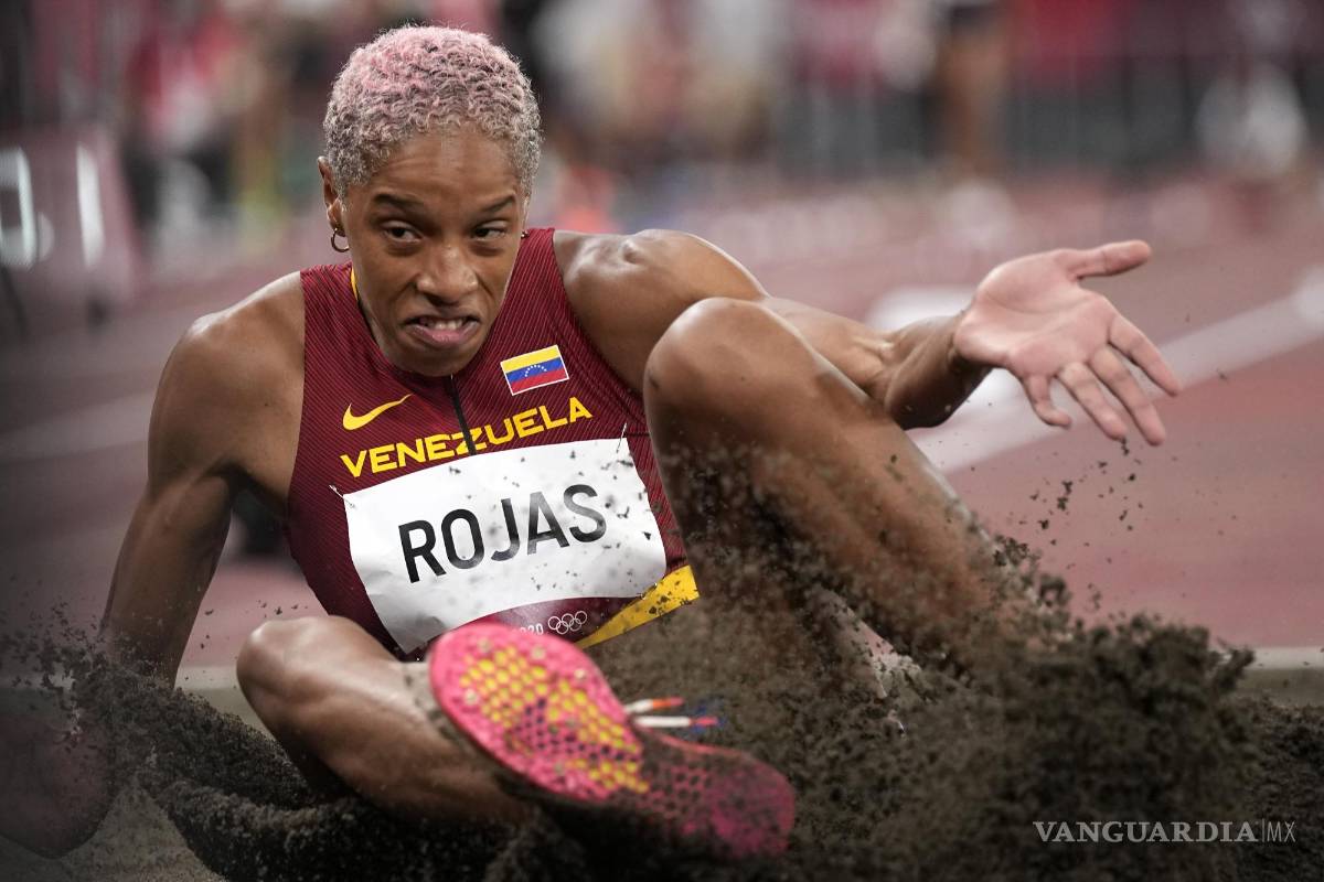 $!Yulimar Rojas, de Venezuela, compite en las rondas clasificatorias del triple salto femenino en los Juegos Olímpicos de Verano 2020, el viernes 30 de julio de 2021, en Tokio. (Foto AP / David J. Phillip)