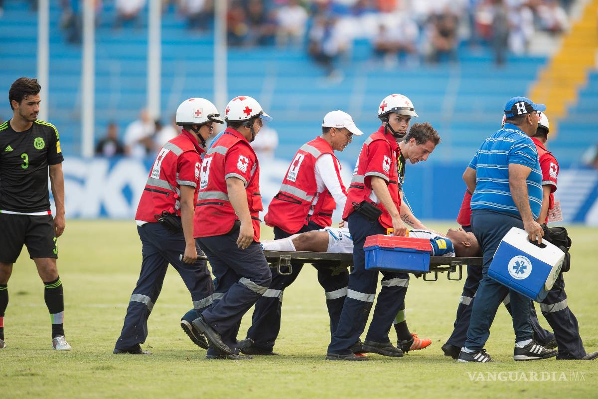 $!México vence 2-0 a Honduras