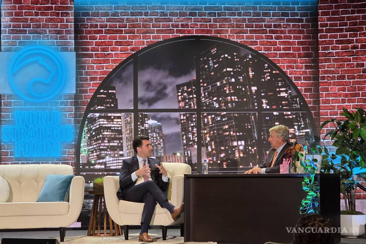 $!El director socio de Quantum Coast Capital, Matthew Cimaglia y al periodista de NBC News, Kerry Sanders, hablan en el World Strategic Forum (WSF) en Miami.