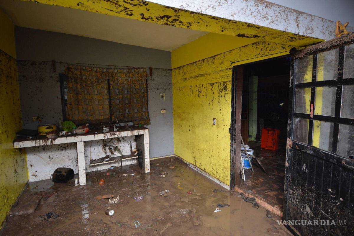 $!Tras fuertes lluvias se registraron desbordes de arroyos en la Región Carbonífera de Coahuila, donde el municipio de Múzquiz quedó prácticamente bajo el agua