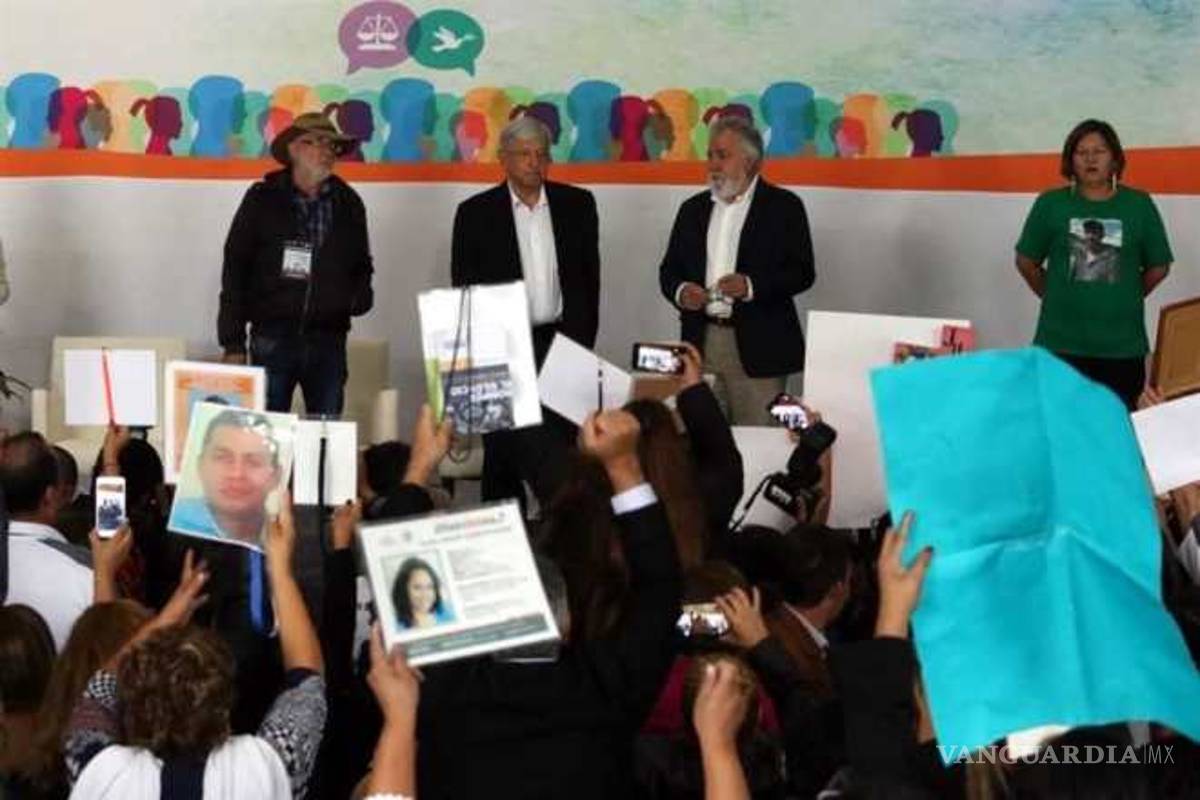 A gritos exigen justicia para desaparecidos a Sicilia y AMLO