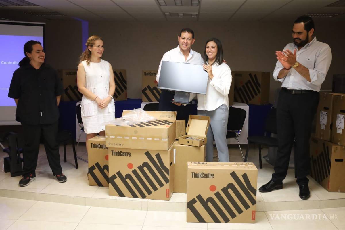 $!Cada equipo cuenta con procesador Intel Core i7, 16 GB de memoria y pantalla LED de 23.8 pulgadas.