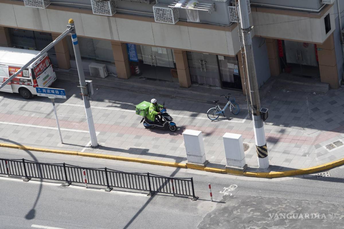 $!Shanghái se encuentra actualmente bajo un estricto bloqueo de Covid-19 y, según los informes, los residentes se quejan de la escasez de alimentos.