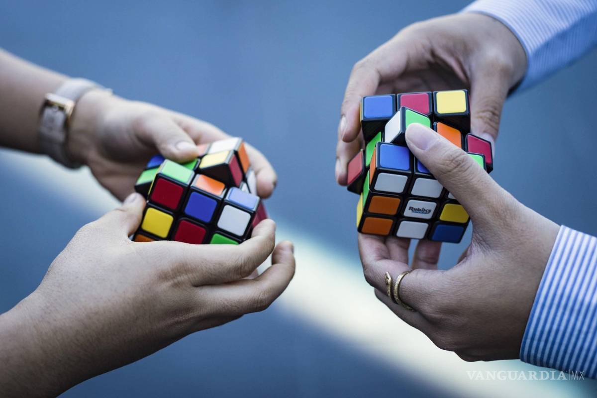 Algoritmo de Inteligencia Artificial resuelve el Cubo de Rubik