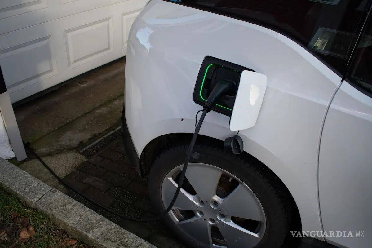 Celebra AMIA ley para vehículos eléctricos