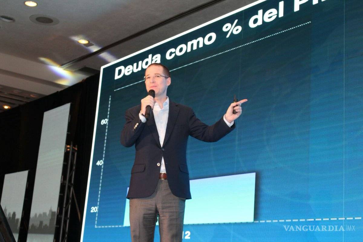 Un absoluto disparate dar marcha atrás al NAICM, dice Anaya