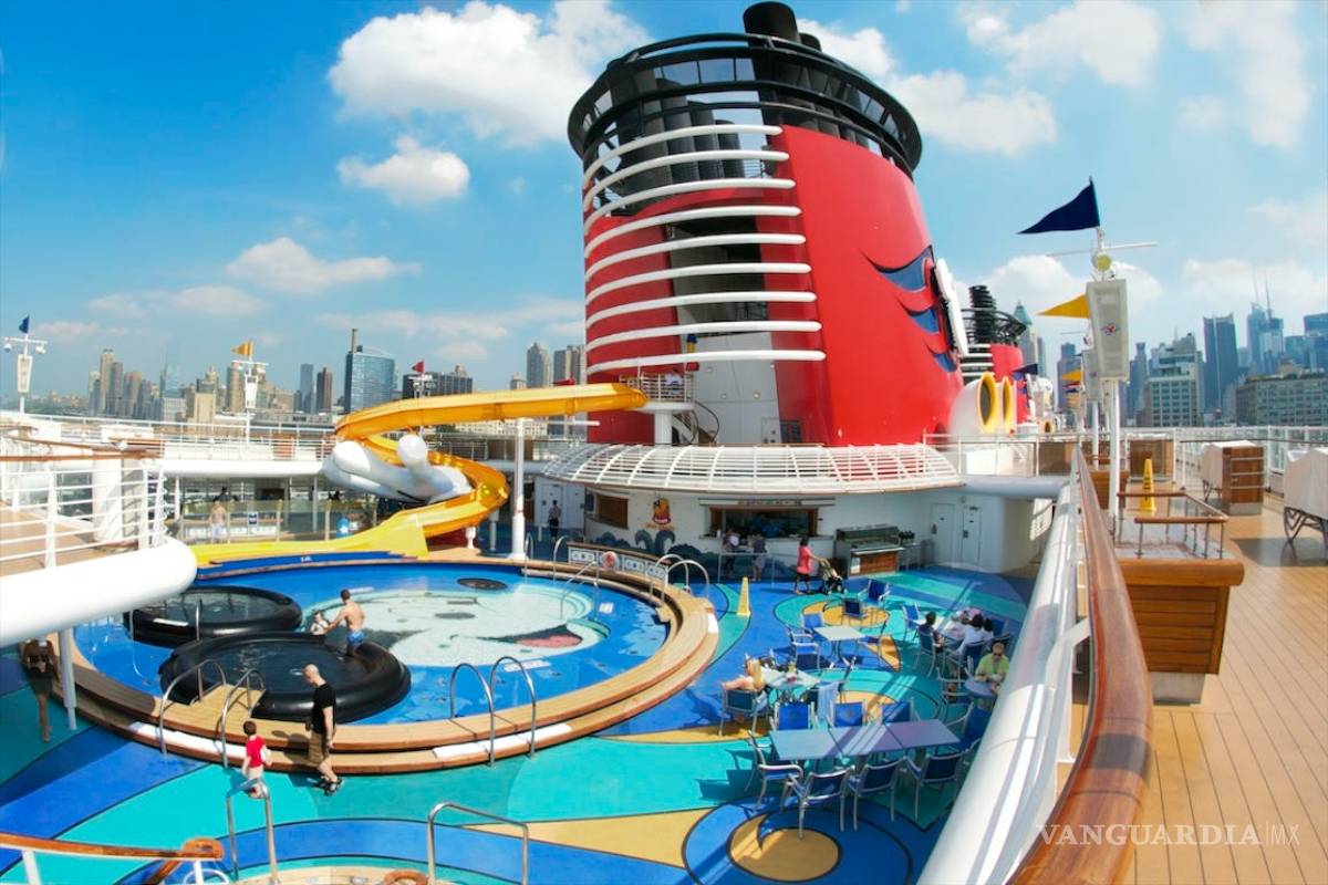 Arrestan a empleado de crucero de Disney por violar repetidamente a niña de 13 años