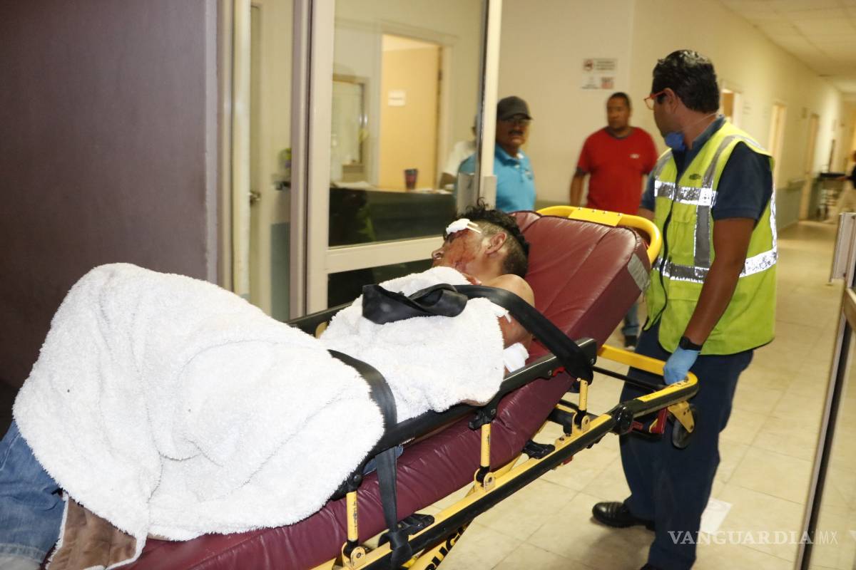 $!Lo apuñala banda afuera de su casa