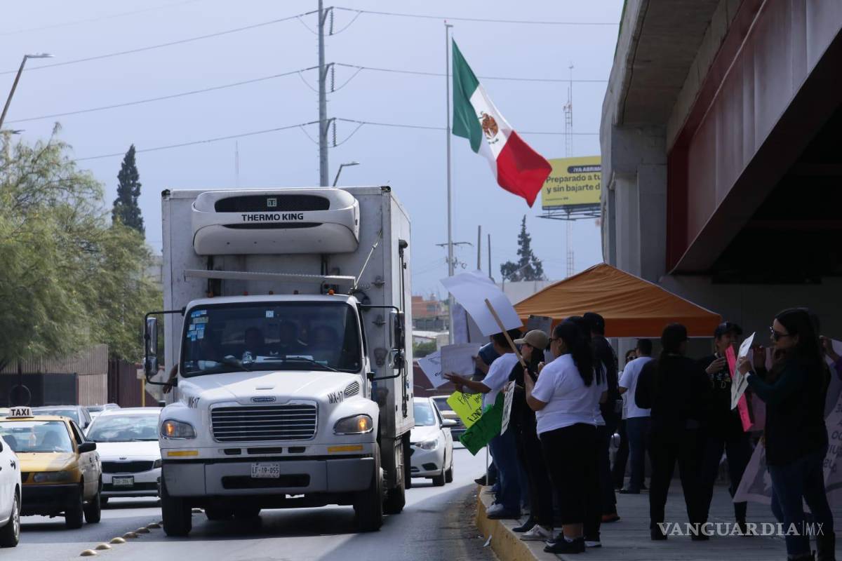 $!Las manifestaciones iniciaron desde el pasado 17 de octubre y los trabajadores han pedido la solidaridad de los ciudadanos.
